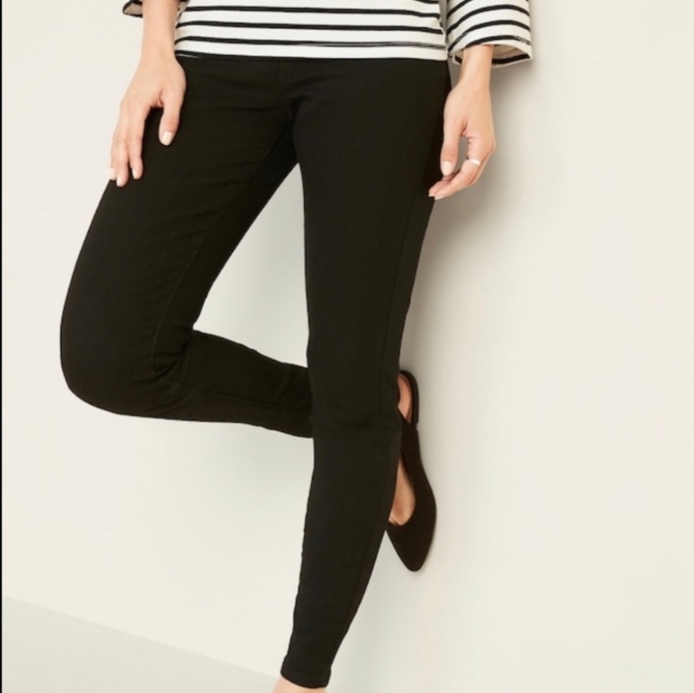 Black, Old Navy pull on jeggings